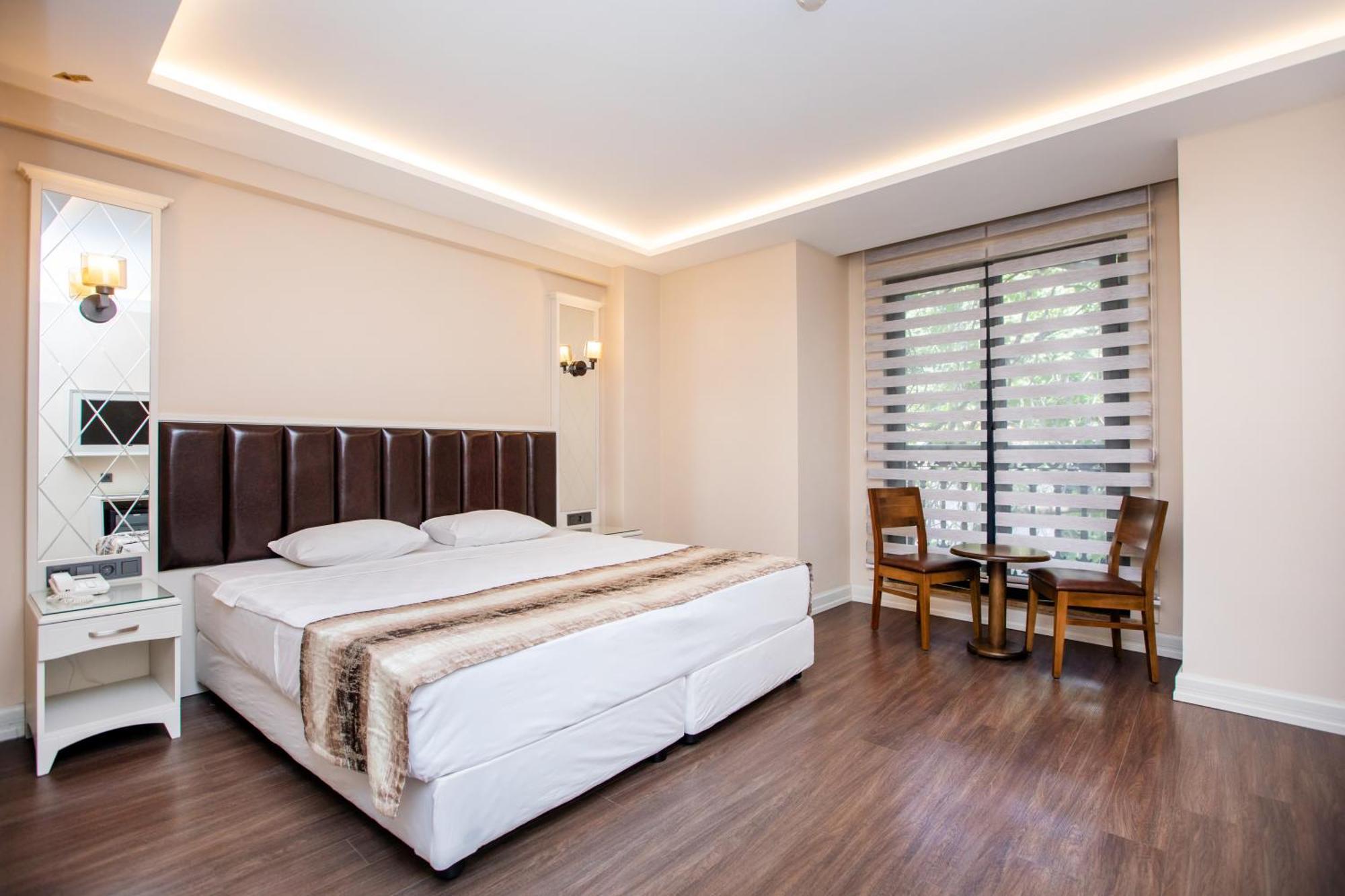 Prag Hotel Istanbul Exterior photo