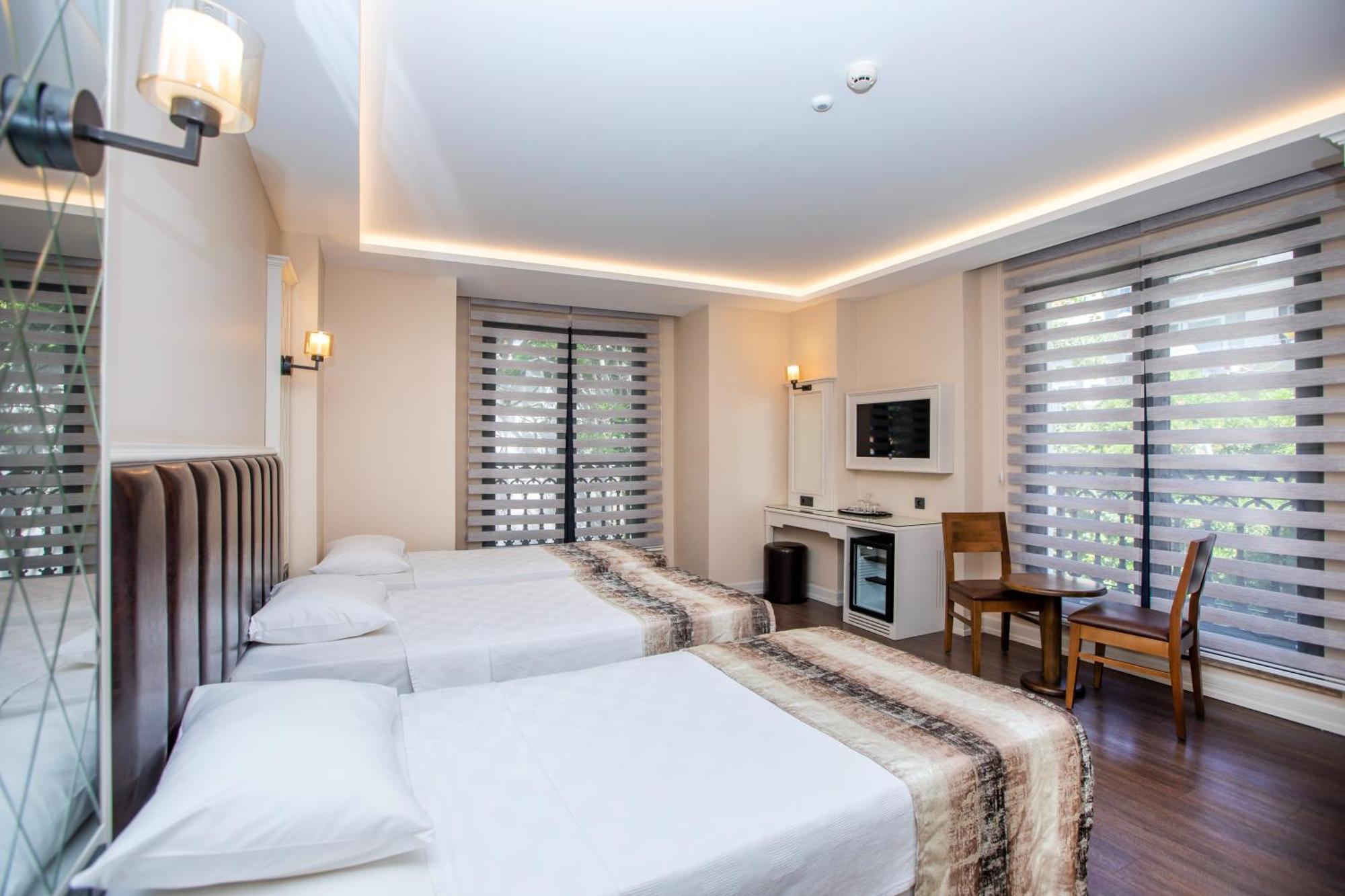 Prag Hotel Istanbul Exterior photo